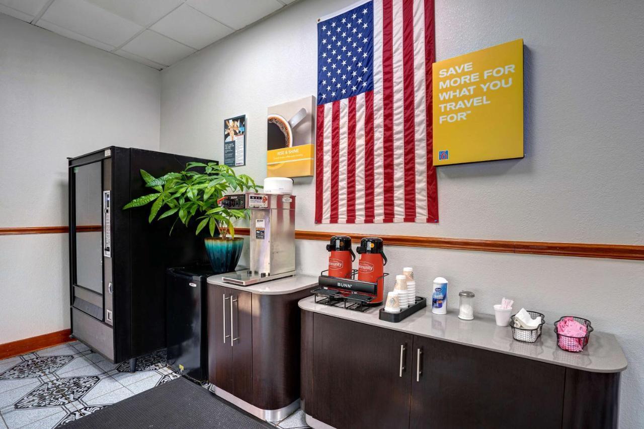 Motel 6 Burlington Luaran gambar