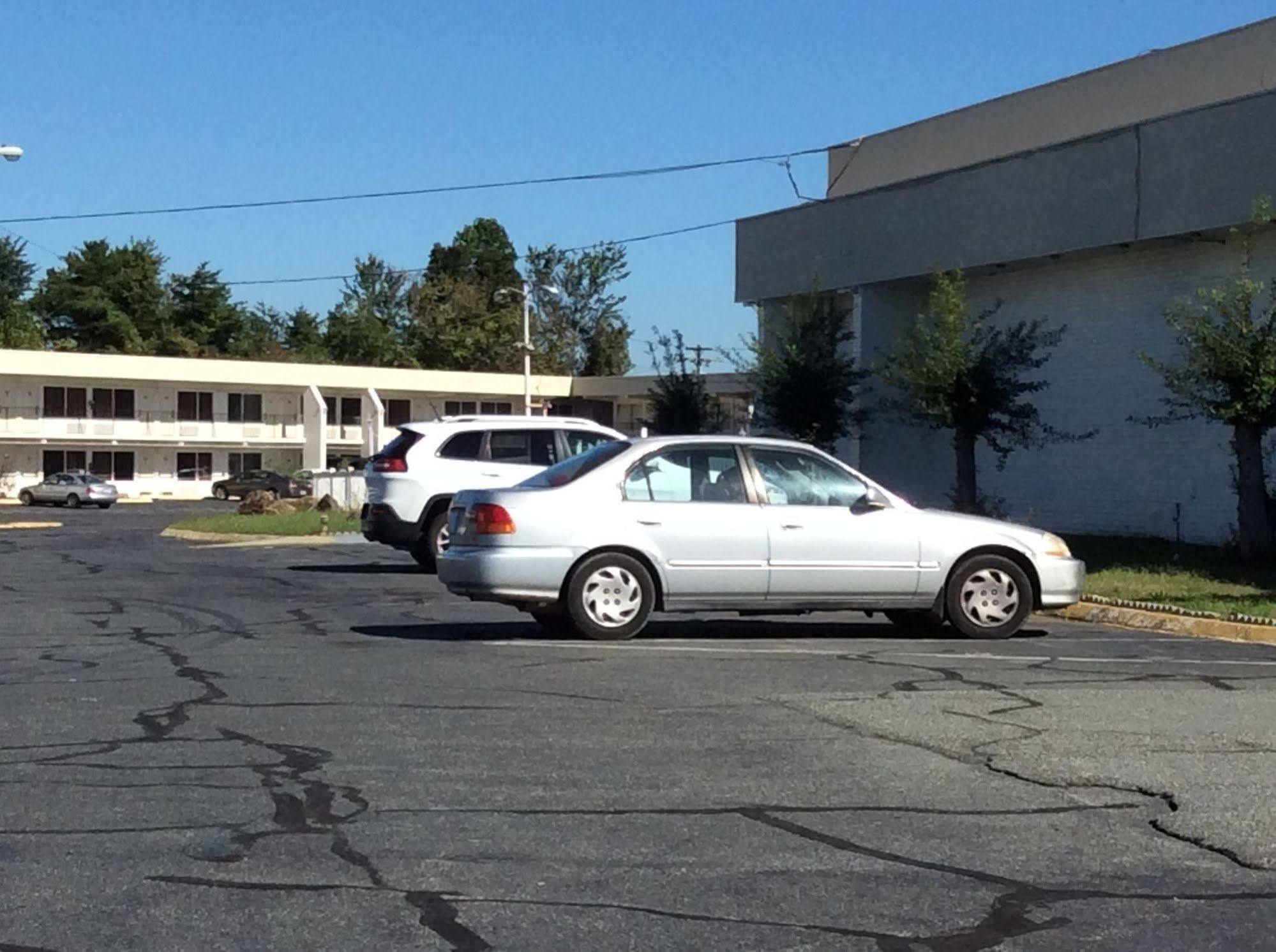 Motel 6 Burlington Luaran gambar