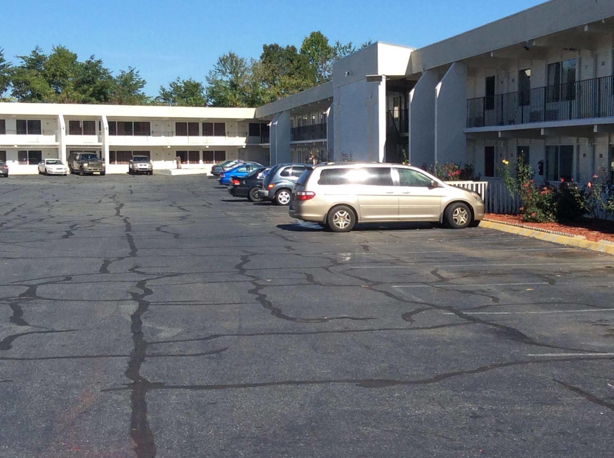 Motel 6 Burlington Luaran gambar